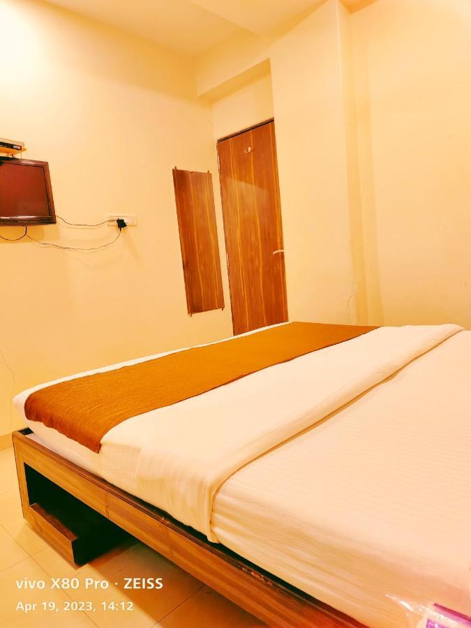 Hotel Amfahh - Andheri West Railway Station Bombay Extérieur photo